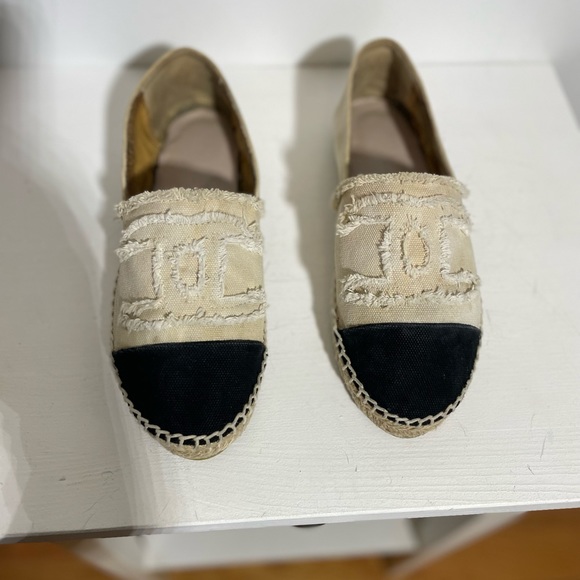 Chanel Espadrille 37 Glitter Fabric Cap Toe Ballet Flats CC-0912N-0003 For  Sale at 1stDibs